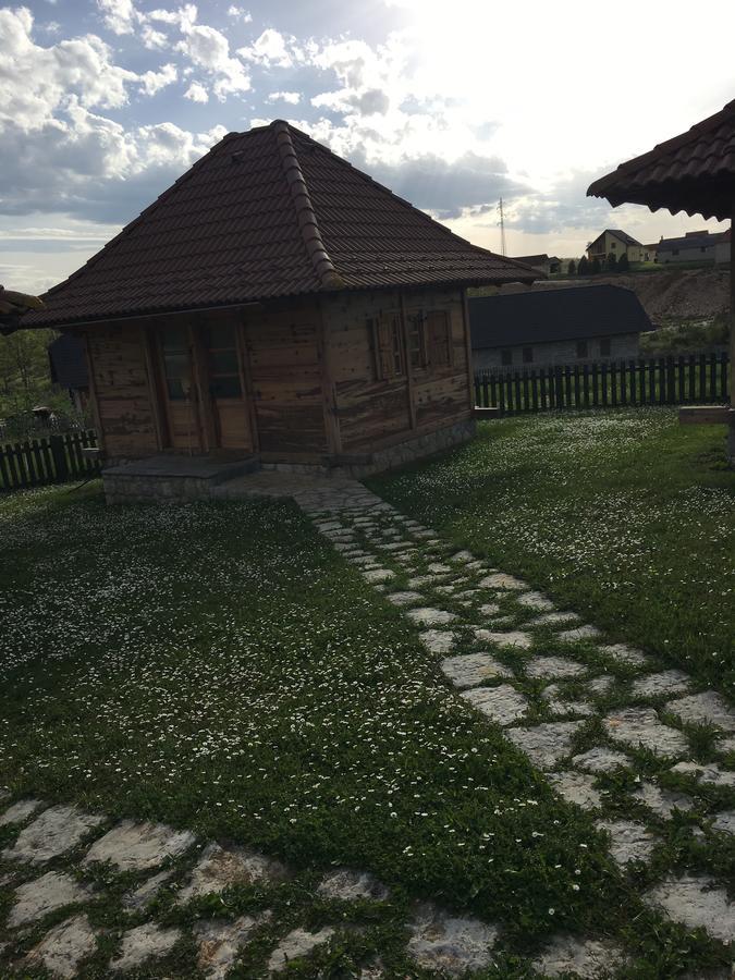 Nacionalna Kuca Bajo Mackat Villa Esterno foto